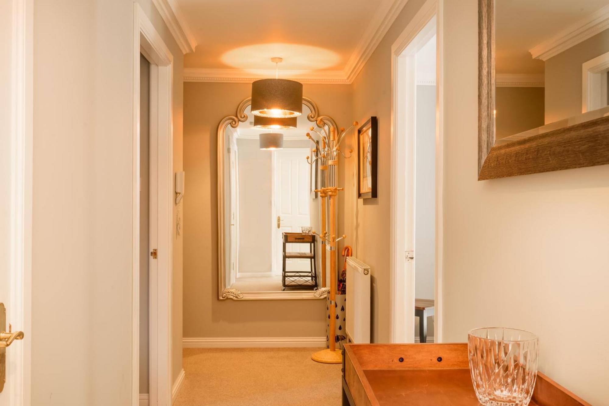 אדינבורו Joivy Gorgeous Flat Near The Scotland Gallery מראה חיצוני תמונה