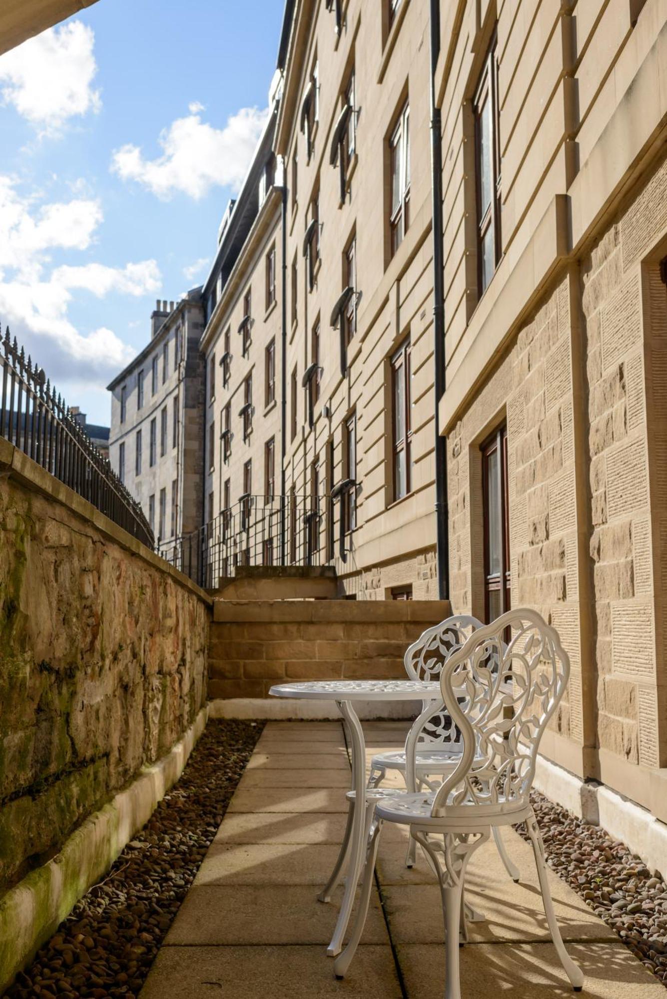 אדינבורו Joivy Gorgeous Flat Near The Scotland Gallery מראה חיצוני תמונה