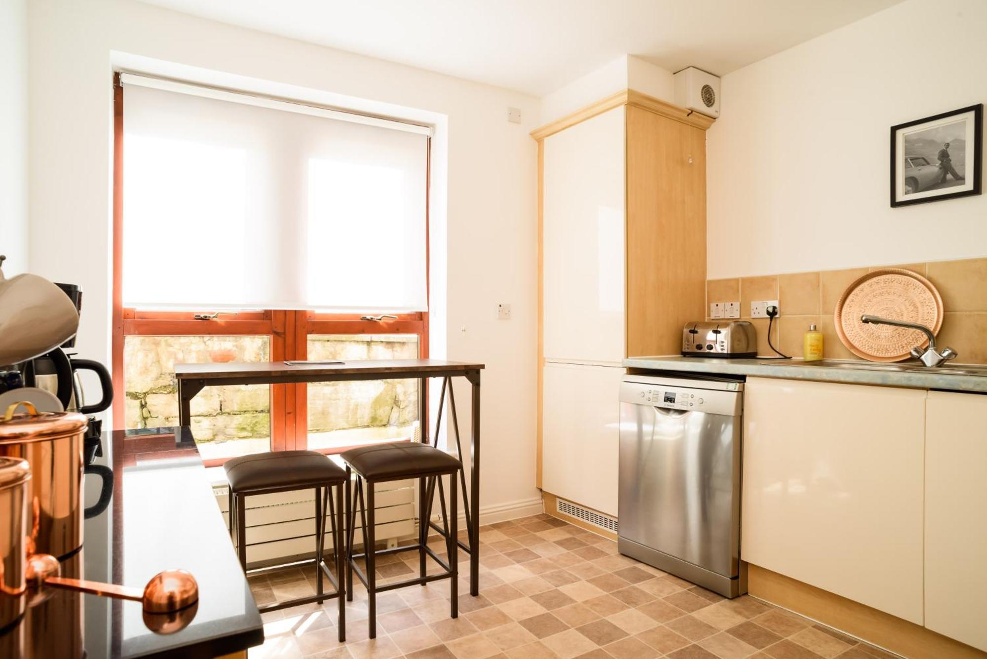 אדינבורו Joivy Gorgeous Flat Near The Scotland Gallery מראה חיצוני תמונה