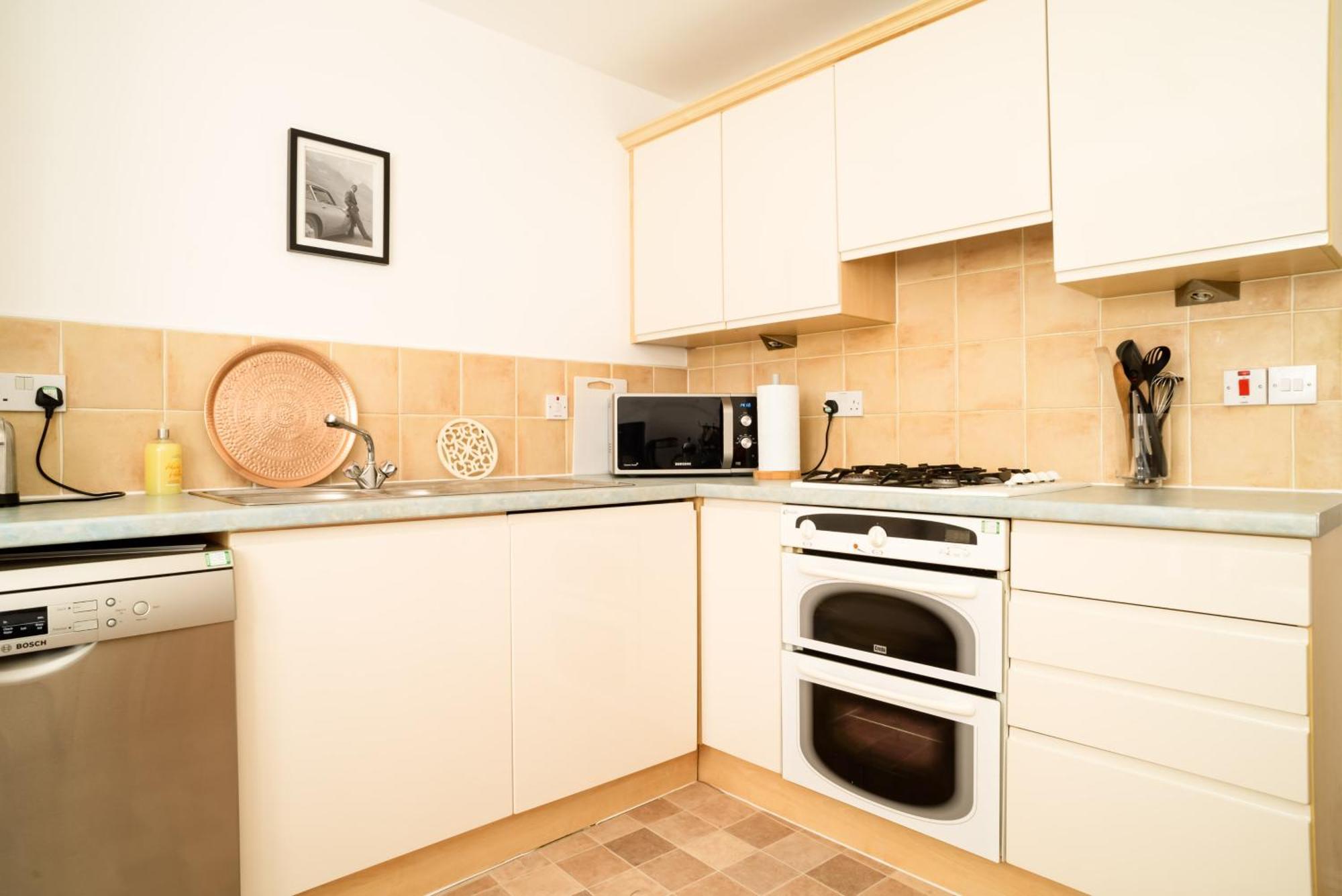 אדינבורו Joivy Gorgeous Flat Near The Scotland Gallery מראה חיצוני תמונה